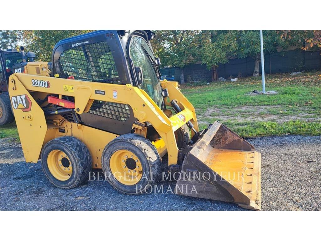 CAT 226D3 Ładowarki burtowe