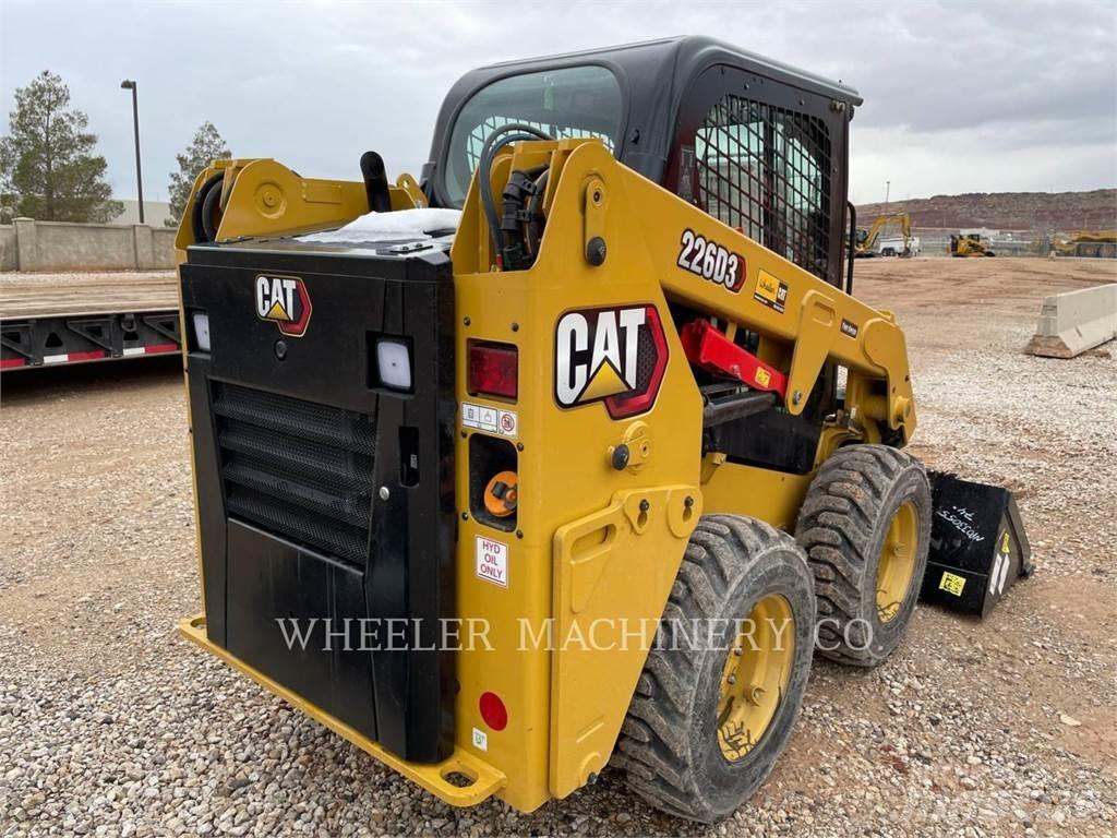 CAT 226D3 C3H2 Ładowarki burtowe