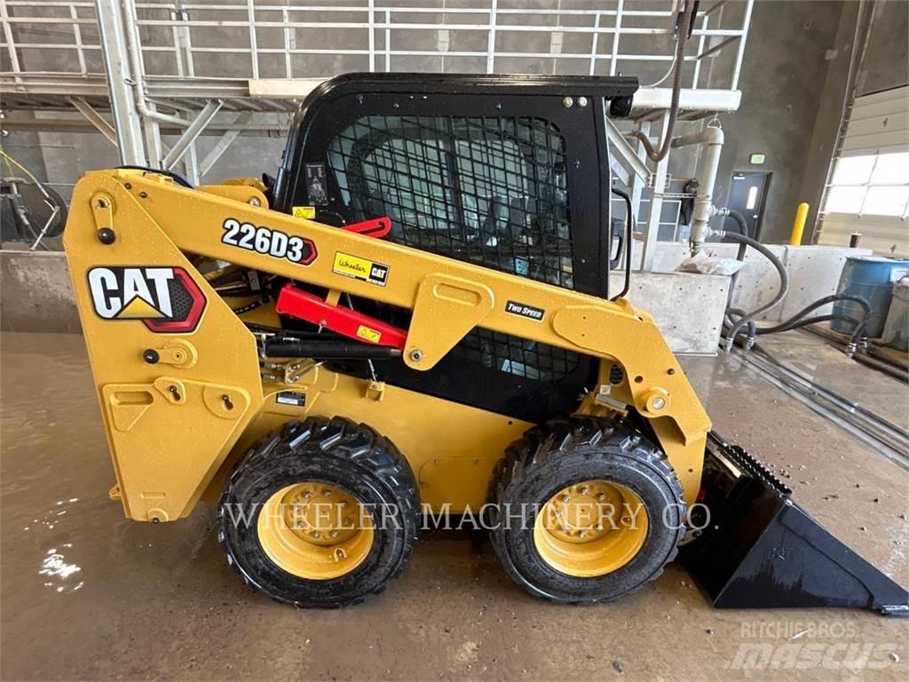 CAT 226D3 C3H2 Ładowarki burtowe