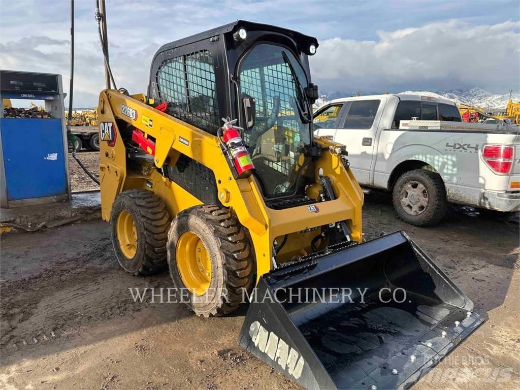 CAT 226D3 C3H2 Ładowarki burtowe
