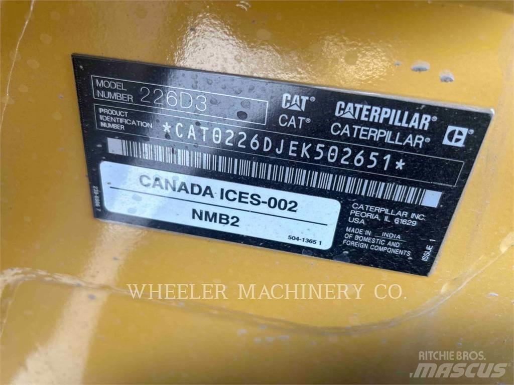 CAT 226D3 C3H2 Ładowarki burtowe