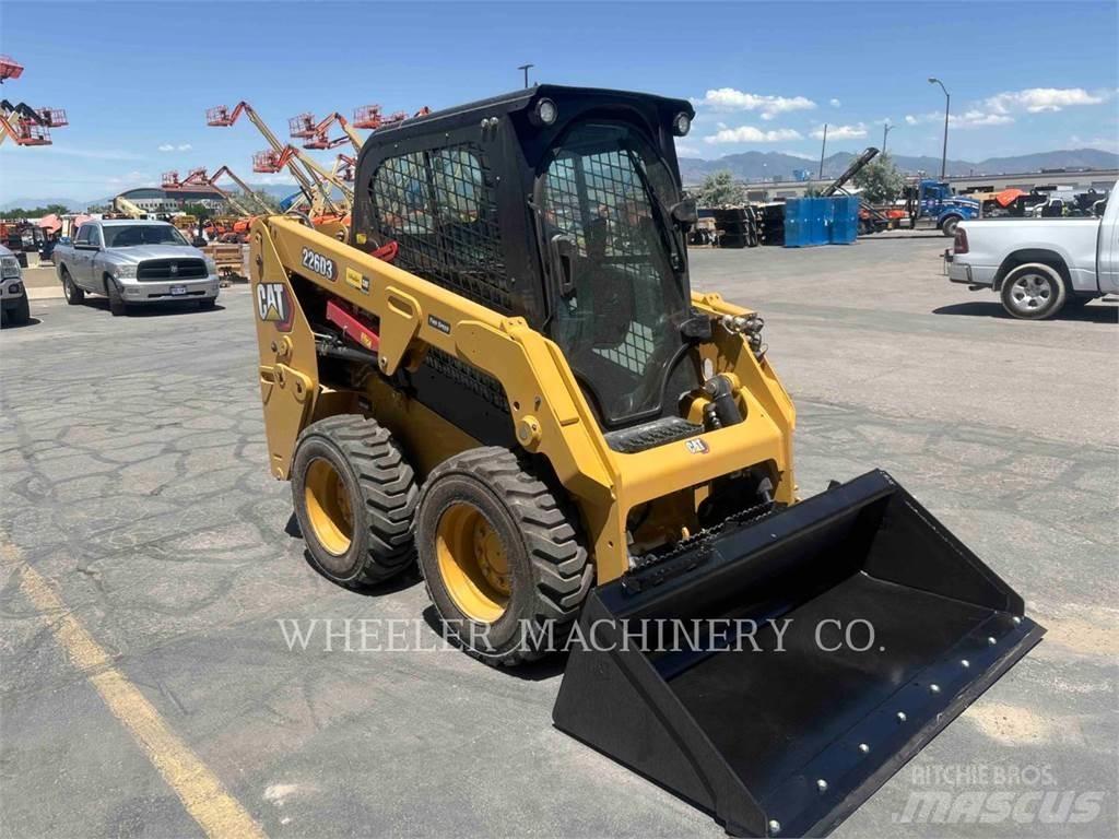 CAT 226D3 C3H2 Ładowarki burtowe