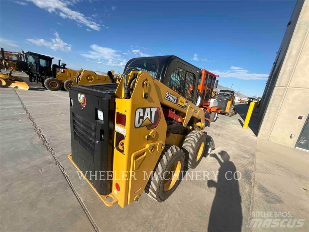 CAT 226D3 C3H2 Ładowarki burtowe
