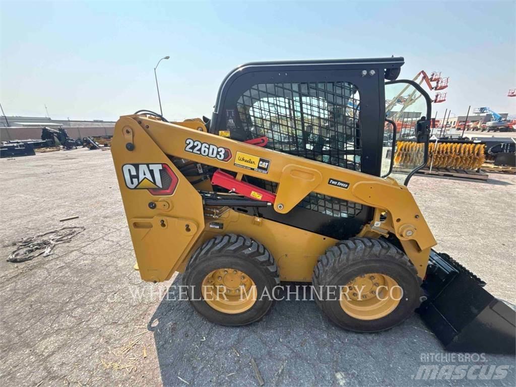 CAT 226D3 C3H2 Ładowarki burtowe