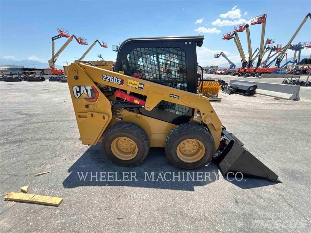 CAT 226D3 C3H2 Ładowarki burtowe