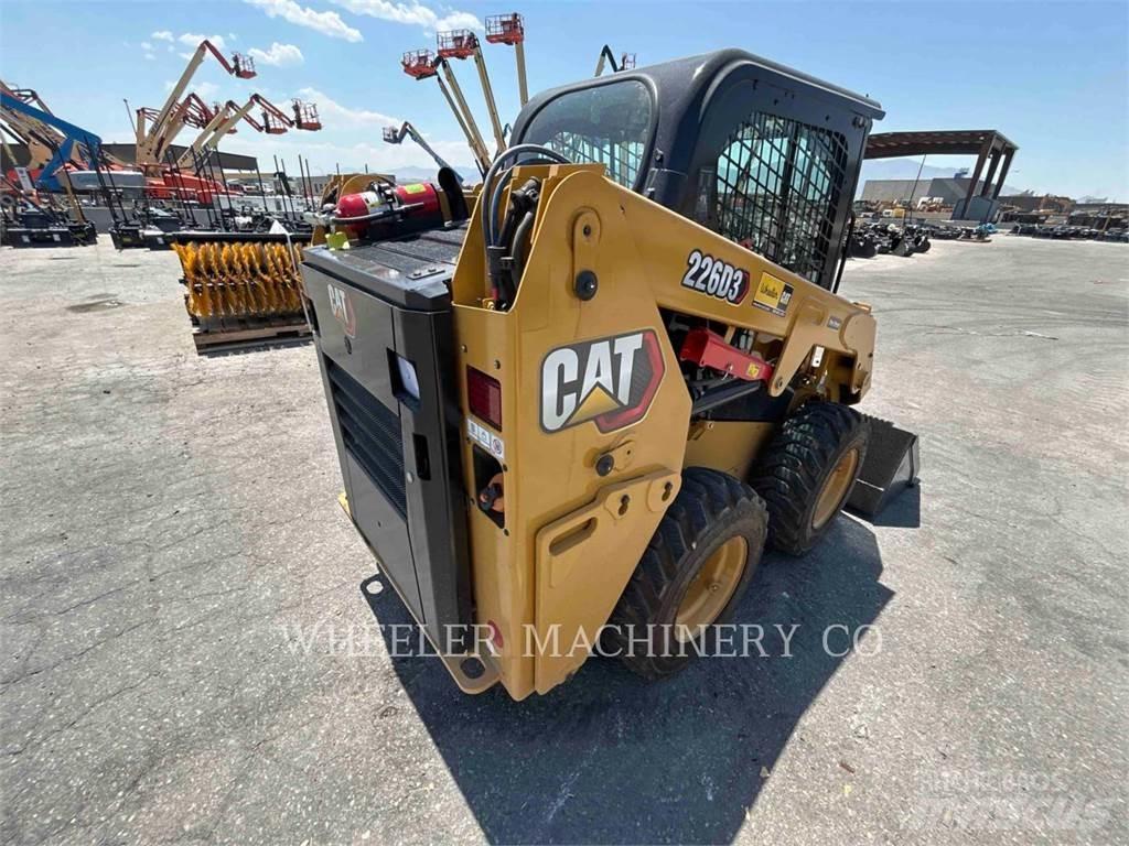 CAT 226D3 C3H2 Ładowarki burtowe