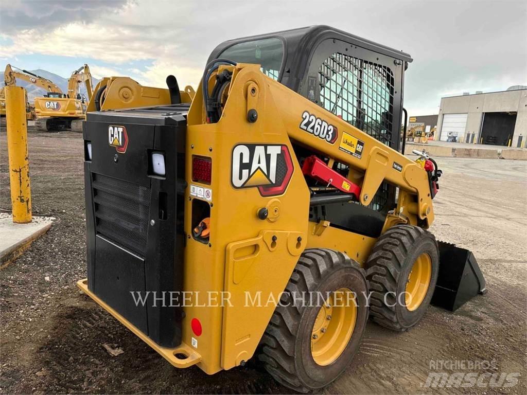 CAT 226D3 C3H2 Ładowarki burtowe