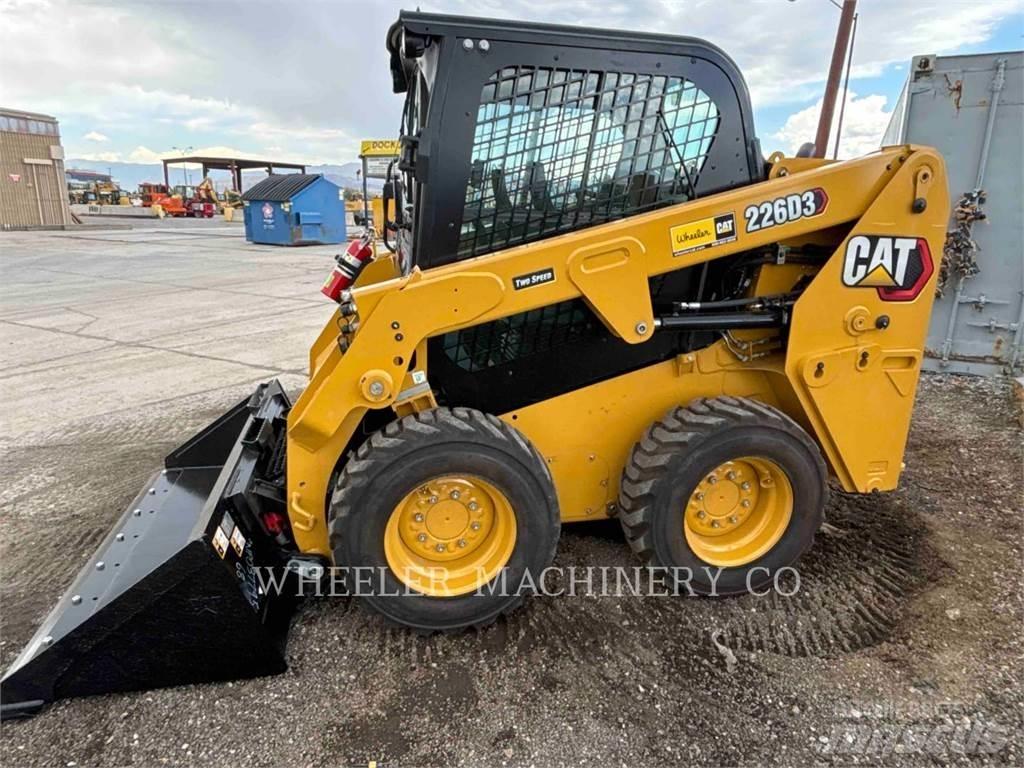 CAT 226D3 C3H2 Ładowarki burtowe