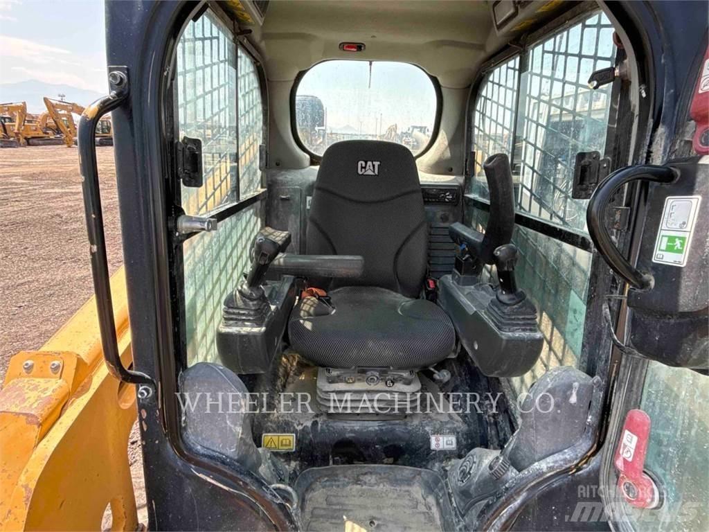 CAT 226D3 C3H2 Ładowarki burtowe