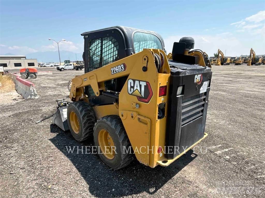 CAT 226D3 C3H2 Ładowarki burtowe