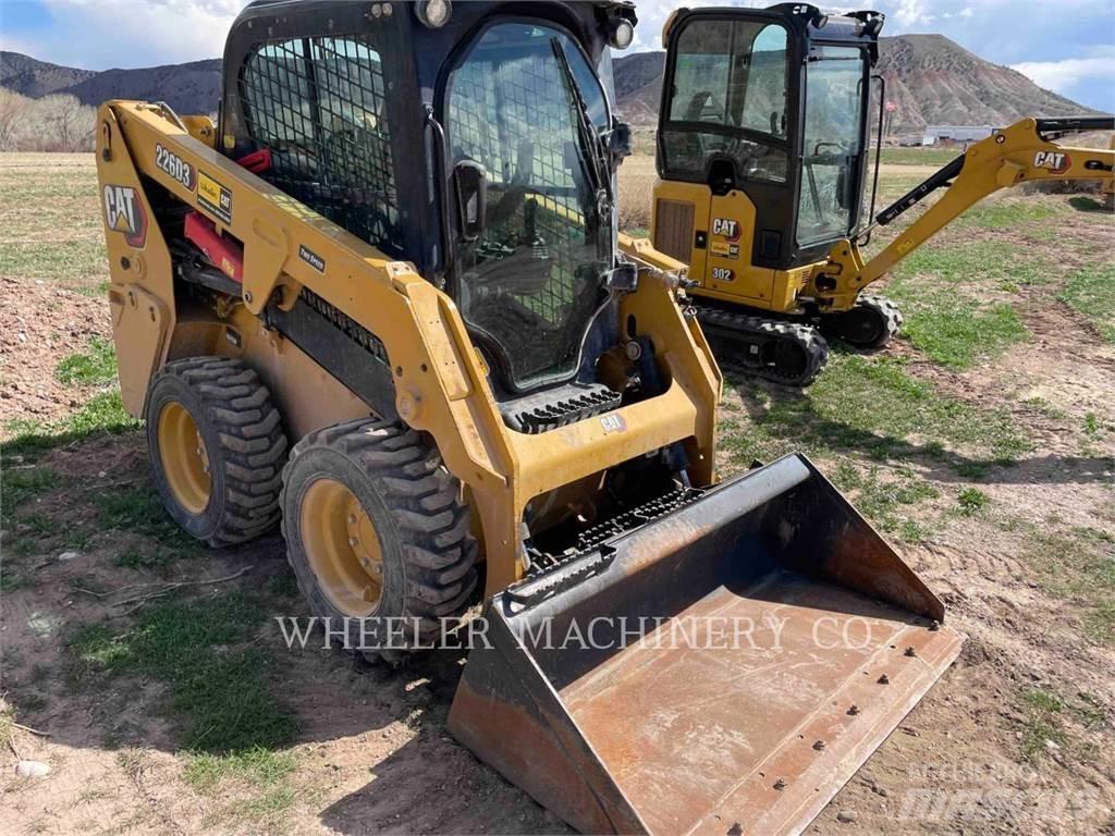 CAT 226D3 C3H2 Ładowarki burtowe