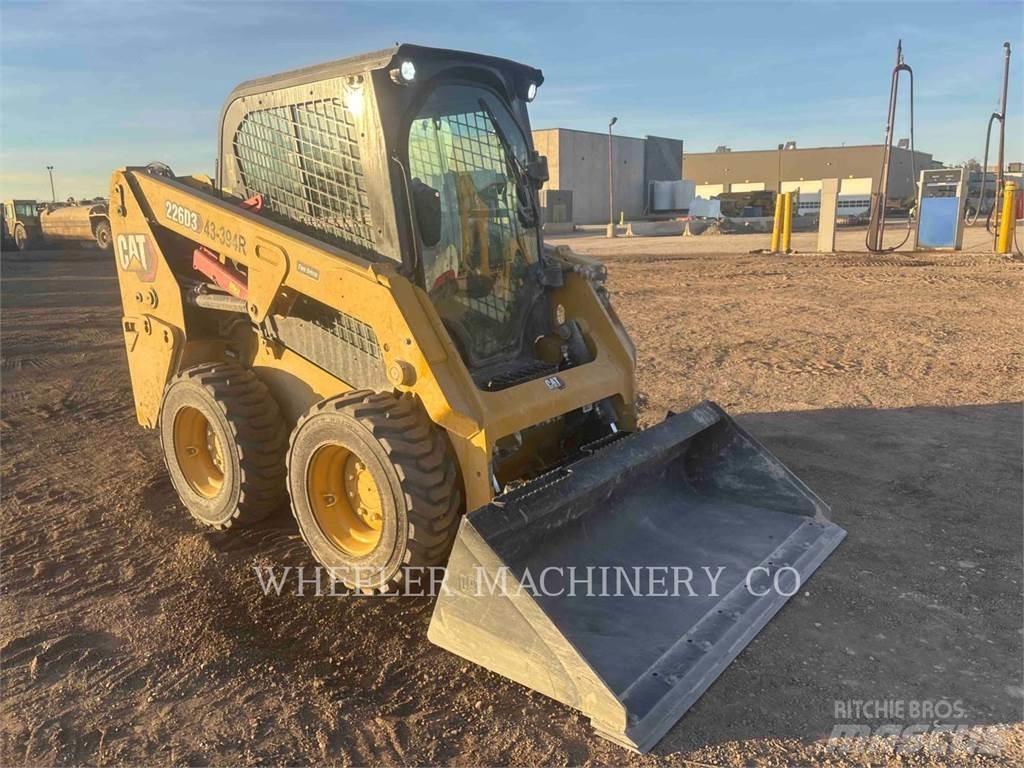 CAT 226D3 C3H2 Ładowarki burtowe