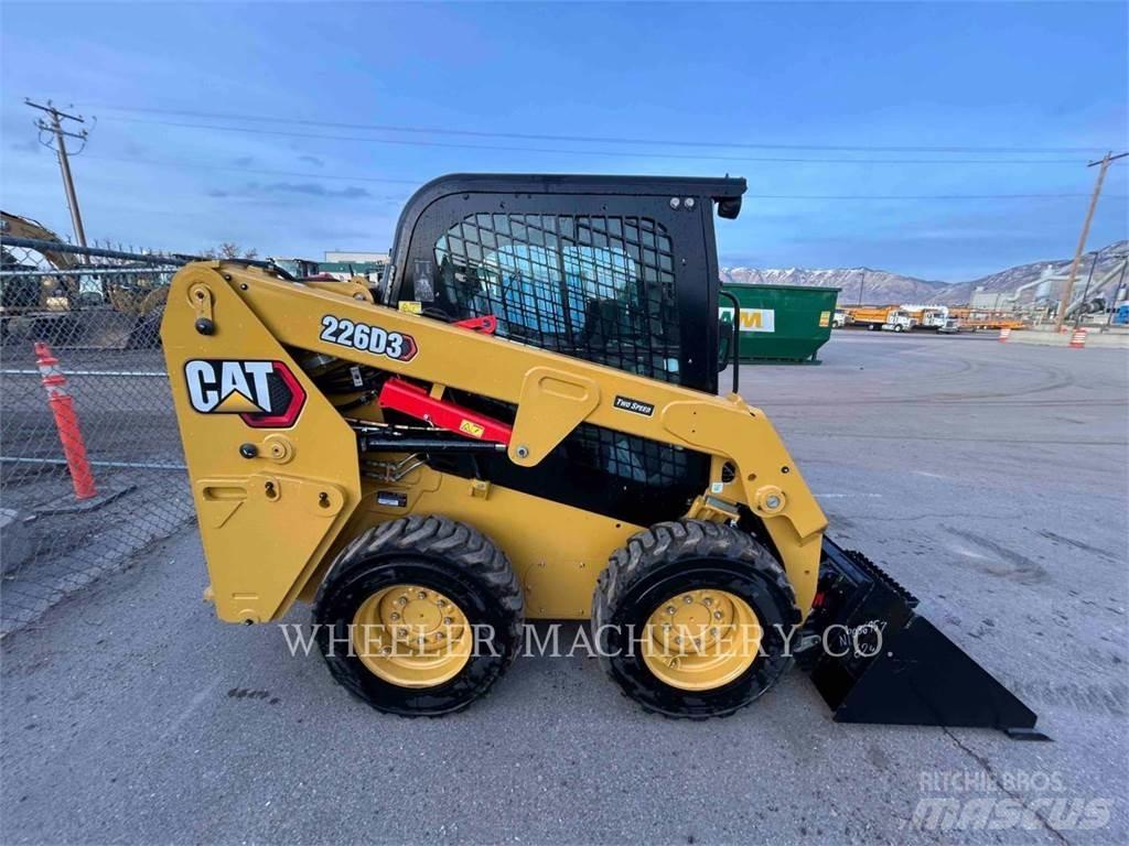 CAT 226D3 C3H2 Ładowarki burtowe