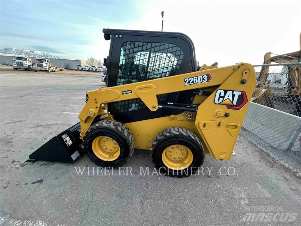CAT 226D3 C3H2 Ładowarki burtowe