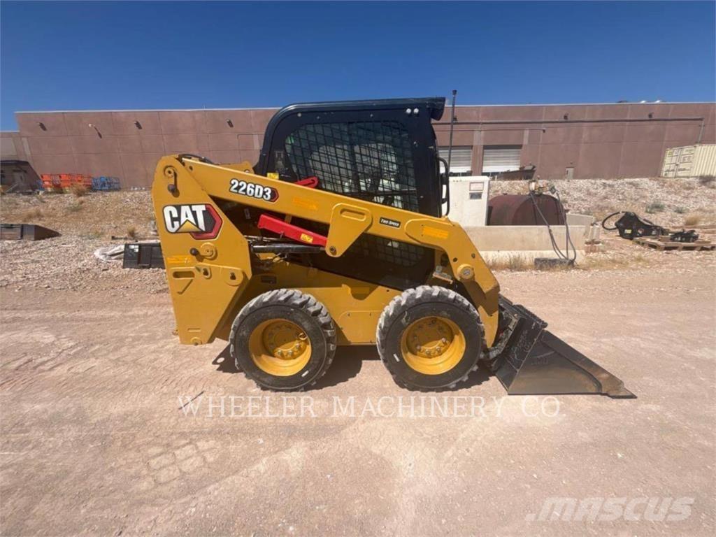 CAT 226D3 C3H2 Ładowarki burtowe