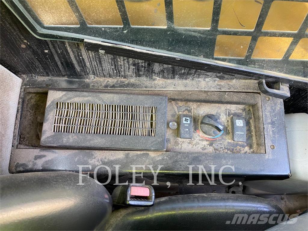 CAT 232B2 Ładowarki burtowe