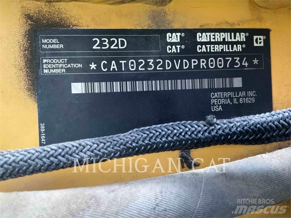 CAT 232D Q+ Ładowarki burtowe