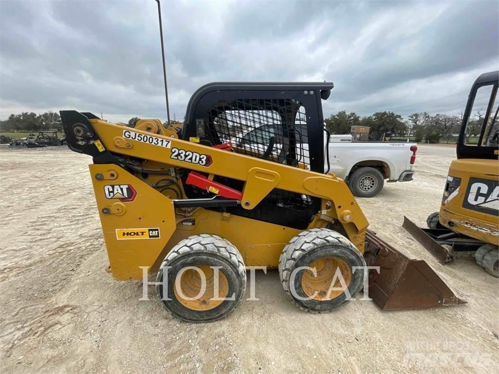 CAT 232D3 Ładowarki burtowe