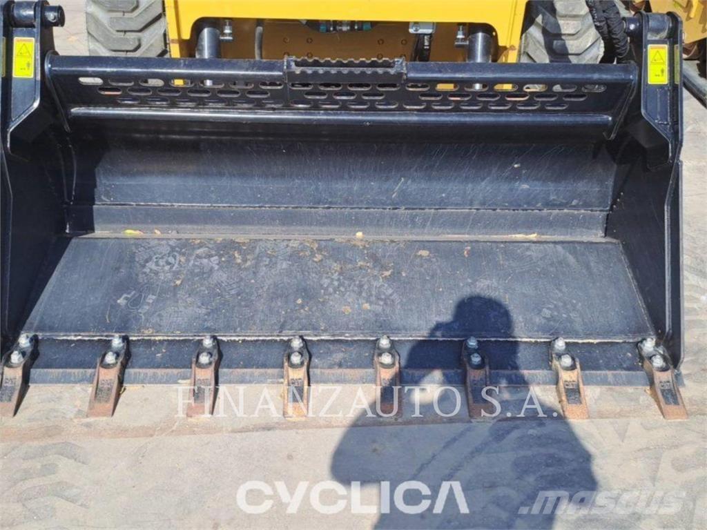 CAT 232D3 Ładowarki burtowe