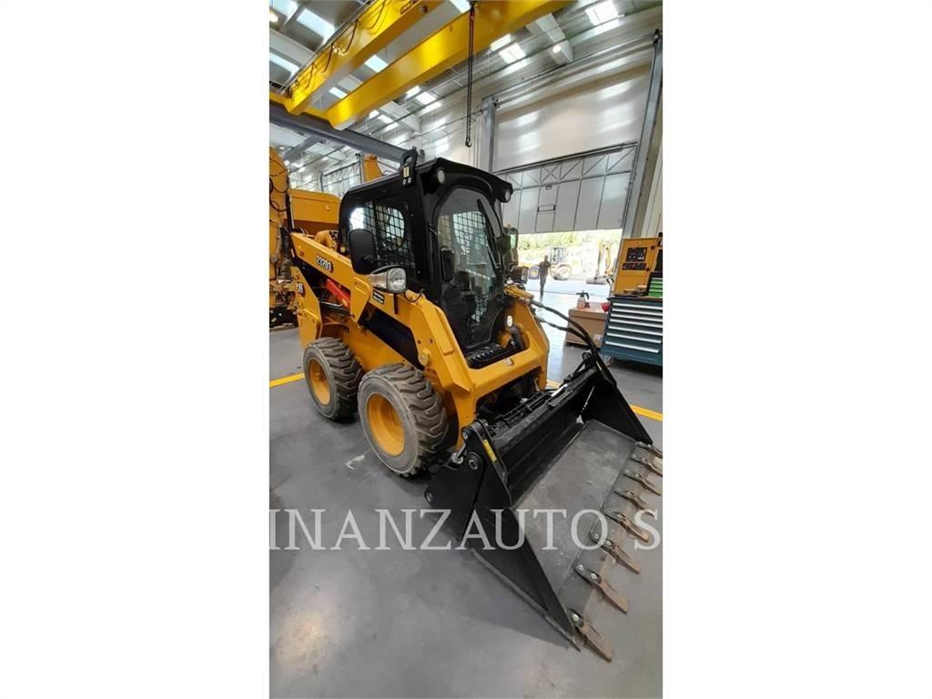 CAT 232D3 Ładowarki burtowe