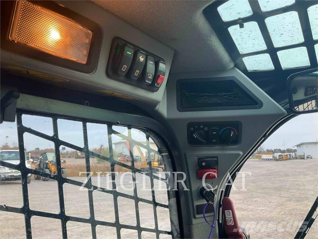 CAT 232D3 Ładowarki burtowe