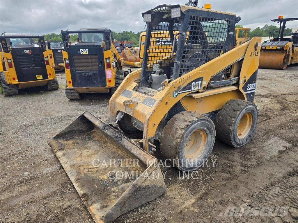 CAT 236 B Ładowarki burtowe