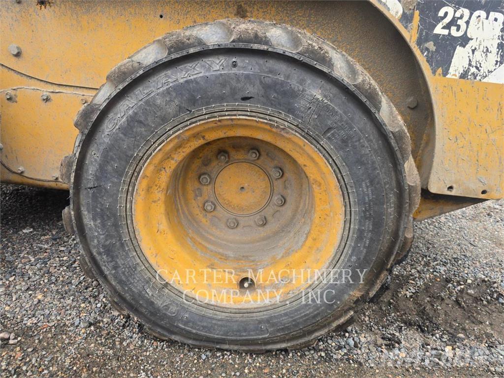CAT 236 B SERIES 3 Ładowarki burtowe