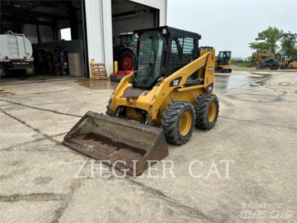 CAT 236B3 Ładowarki burtowe