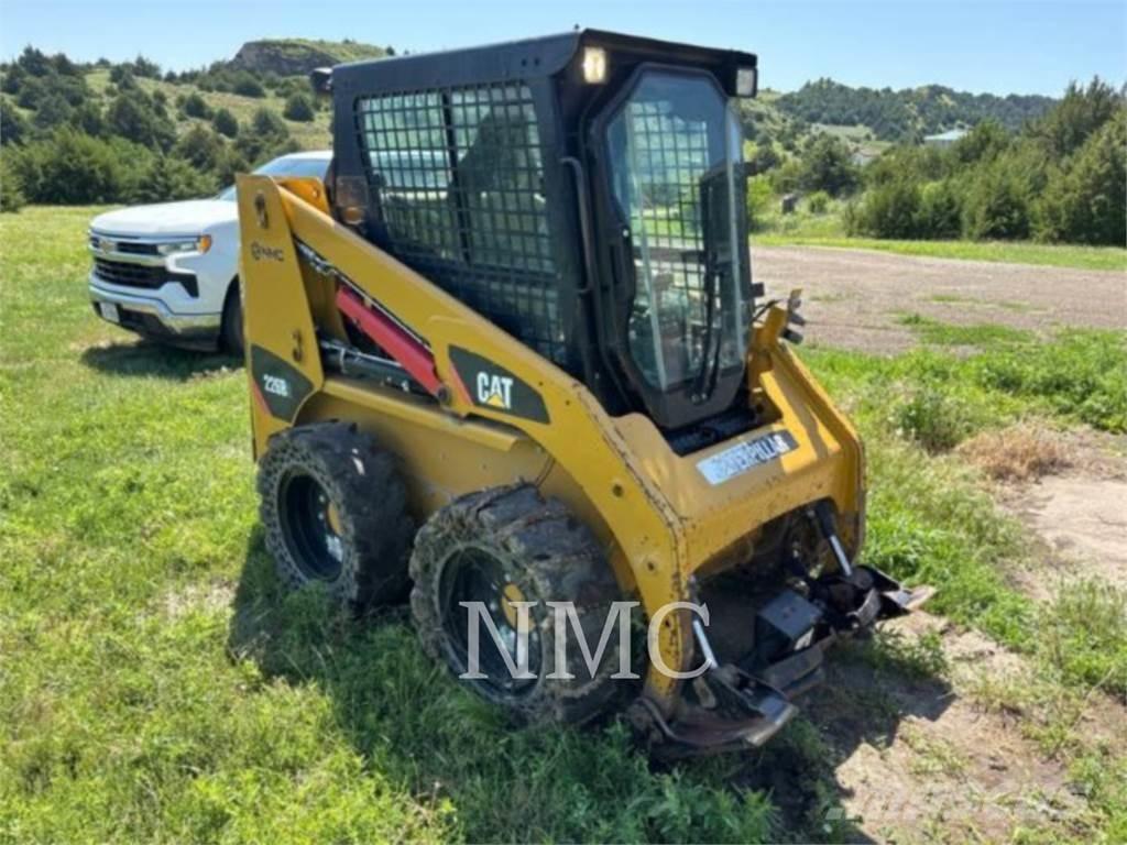 CAT 236B3 Ładowarki burtowe