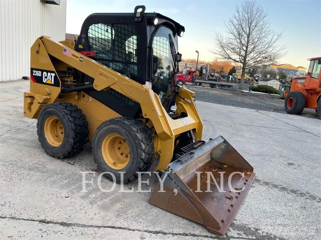 CAT 236D Ładowarki burtowe