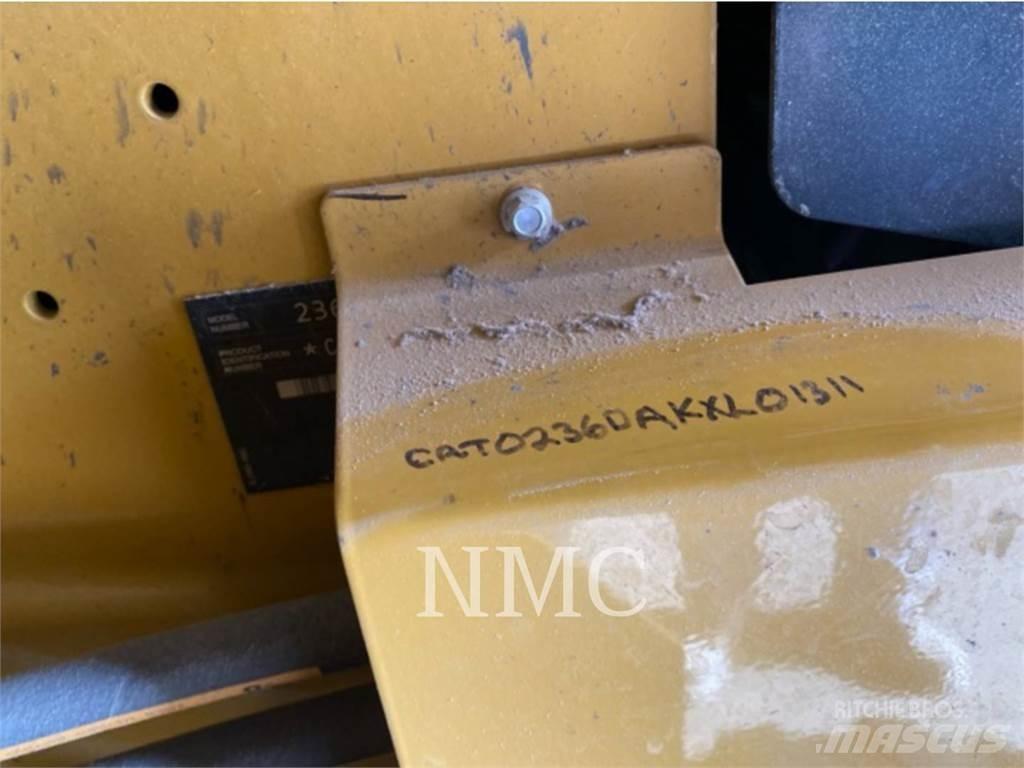 CAT 236D Ładowarki burtowe