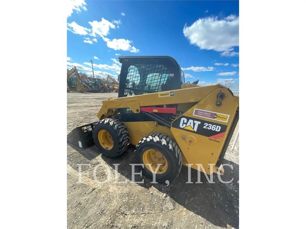 CAT 236D Ładowarki burtowe