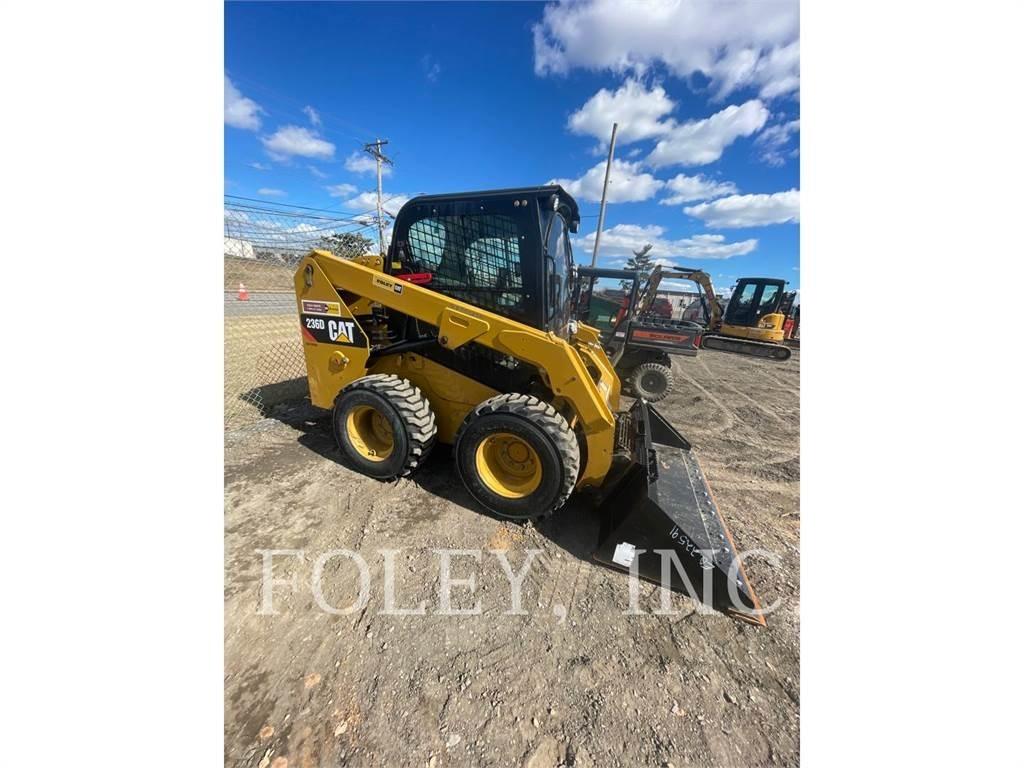 CAT 236D Ładowarki burtowe
