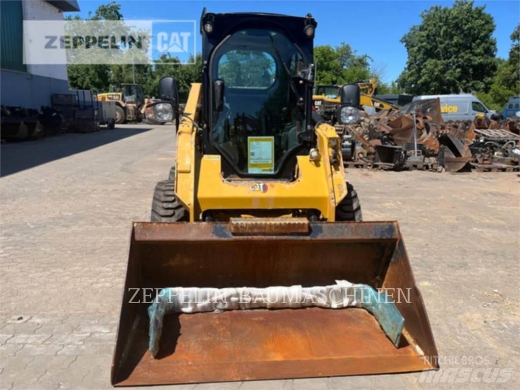CAT 236D Ładowarki burtowe