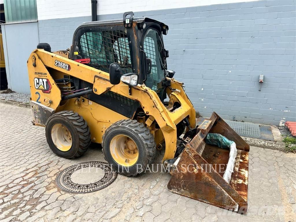 CAT 236D Ładowarki burtowe