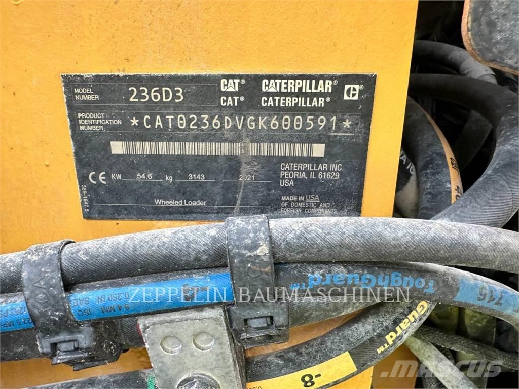 CAT 236D Ładowarki burtowe