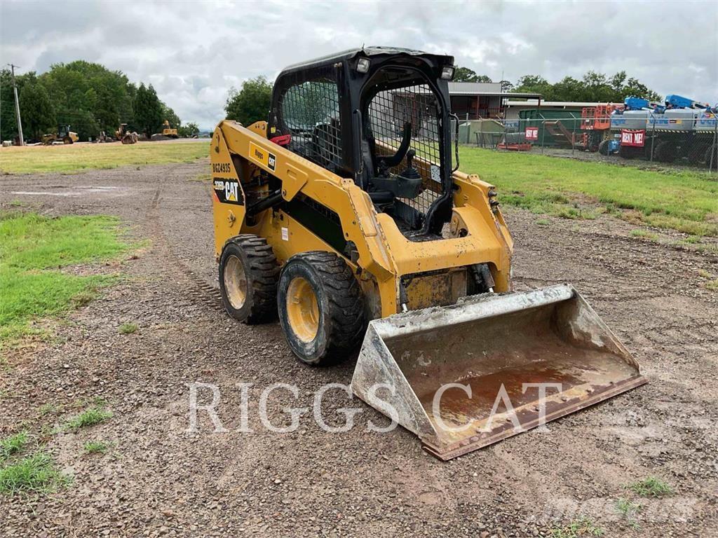 CAT 236D Ładowarki burtowe
