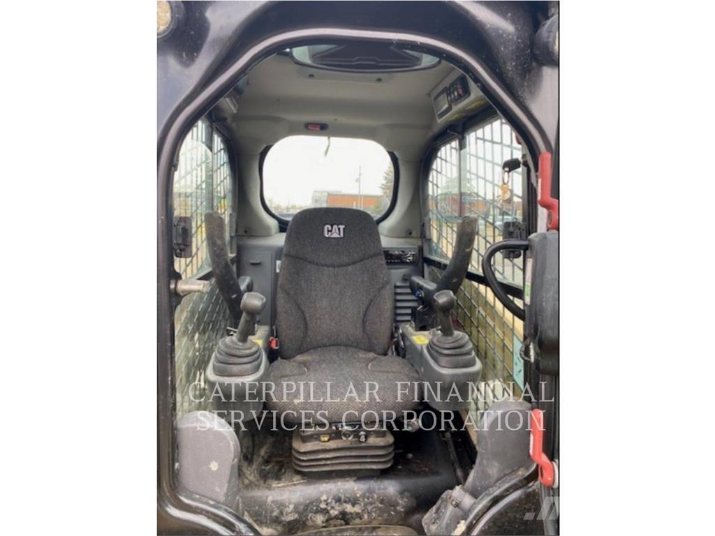 CAT 236D Ładowarki burtowe