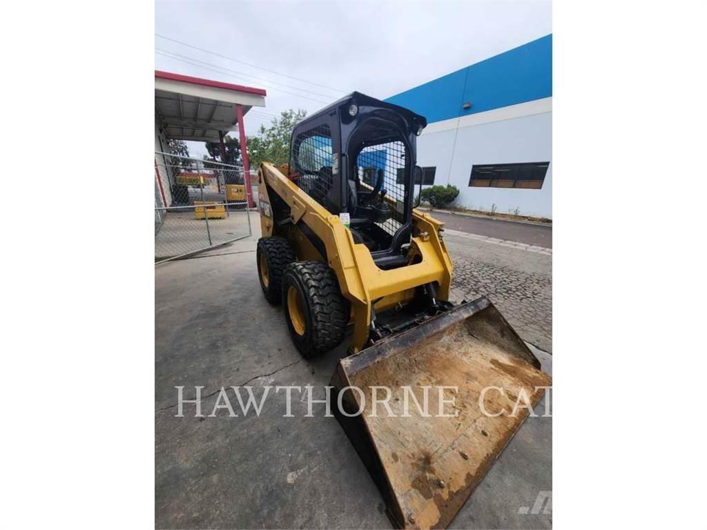 CAT 236D Ładowarki burtowe