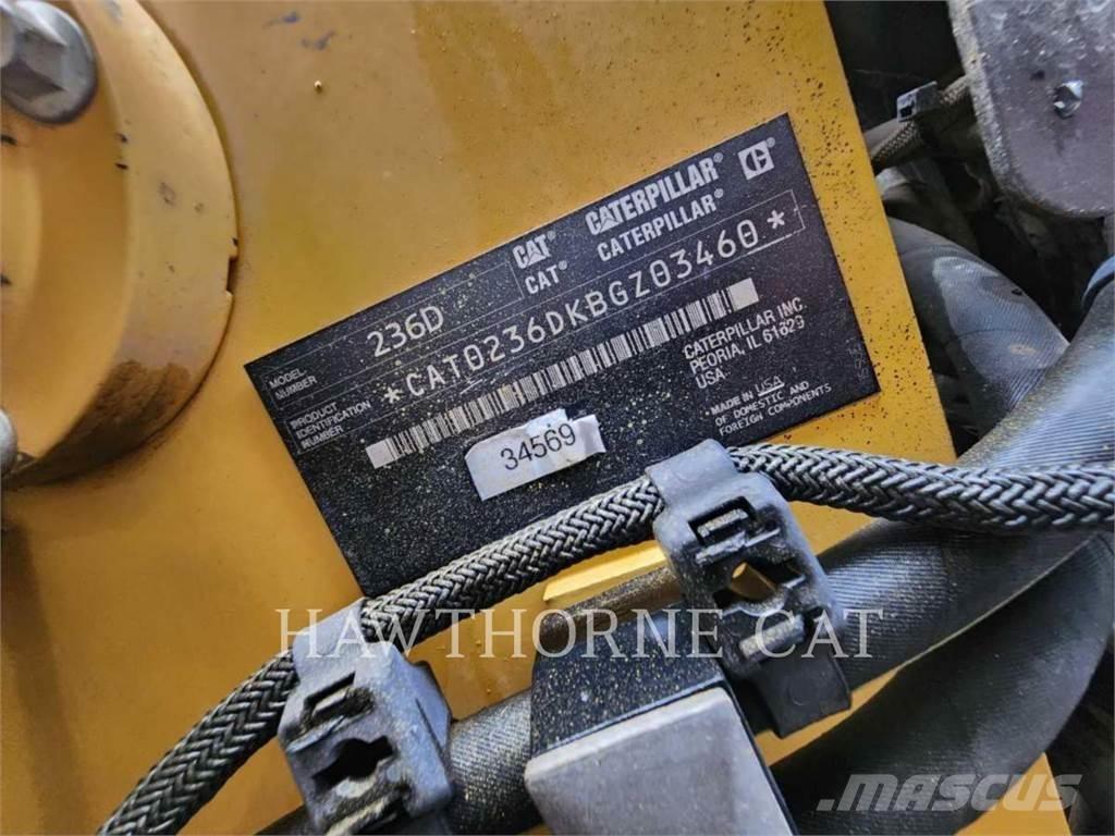 CAT 236D Ładowarki burtowe