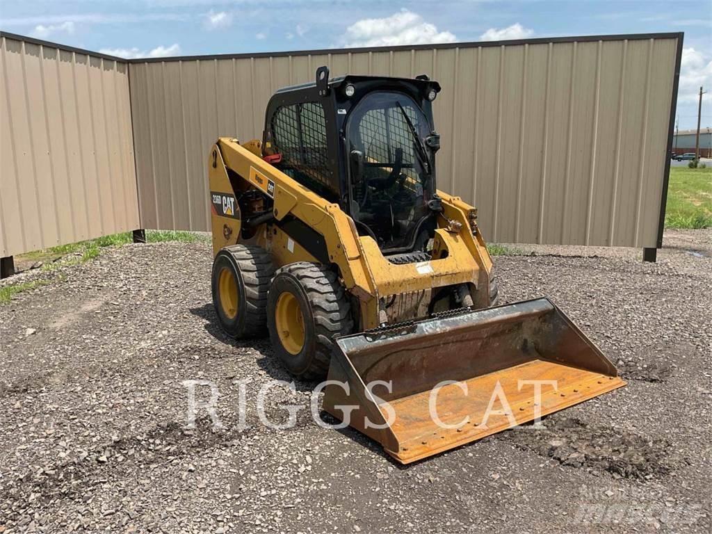 CAT 236D A Ładowarki burtowe