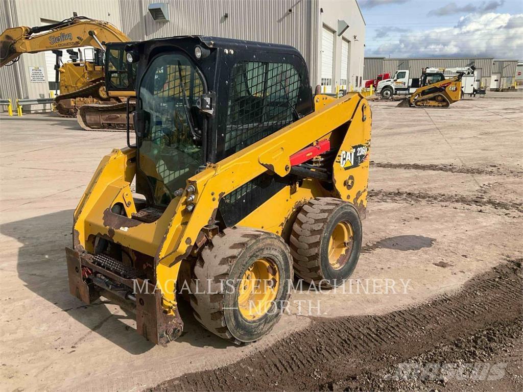 CAT 236D A2Q Ładowarki burtowe
