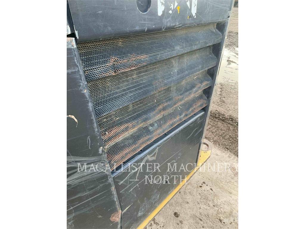 CAT 236D A2Q Ładowarki burtowe