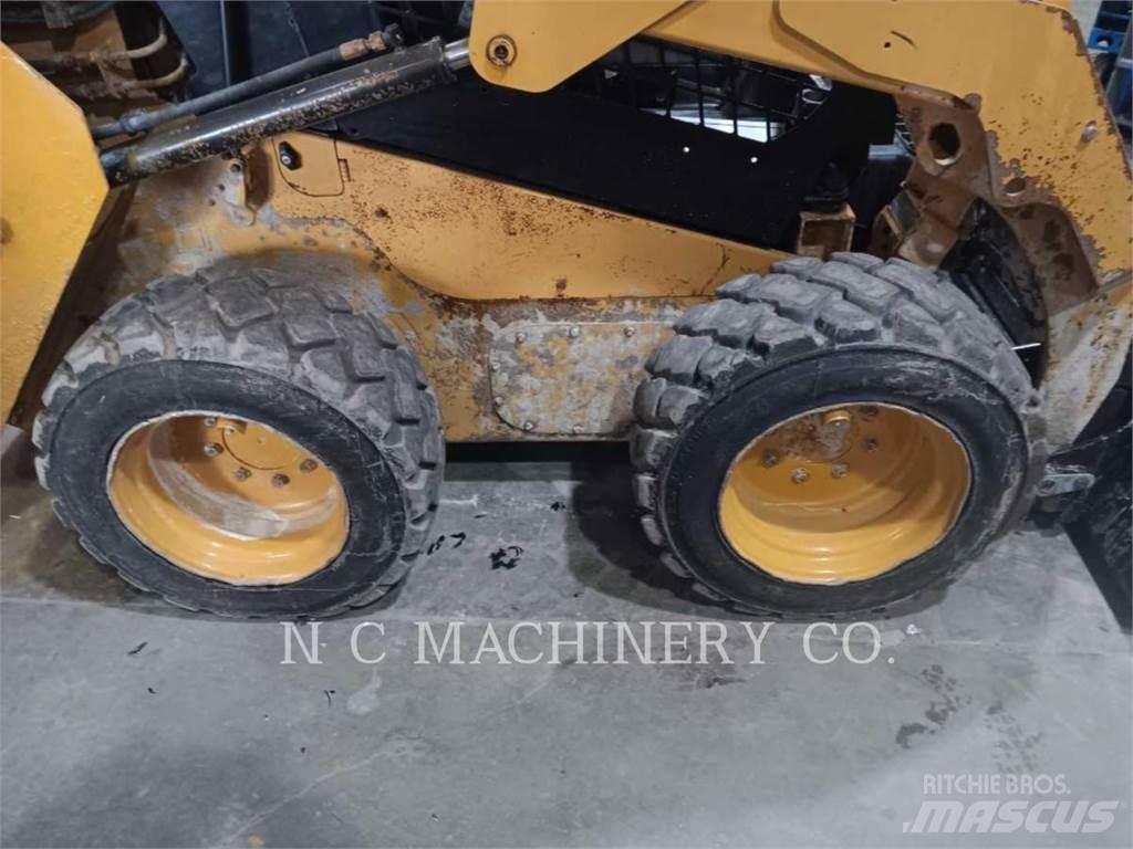CAT 236D H2CN Ładowarki burtowe