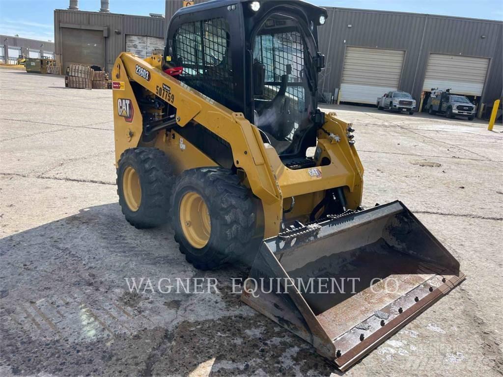 CAT 236D3 Ładowarki burtowe