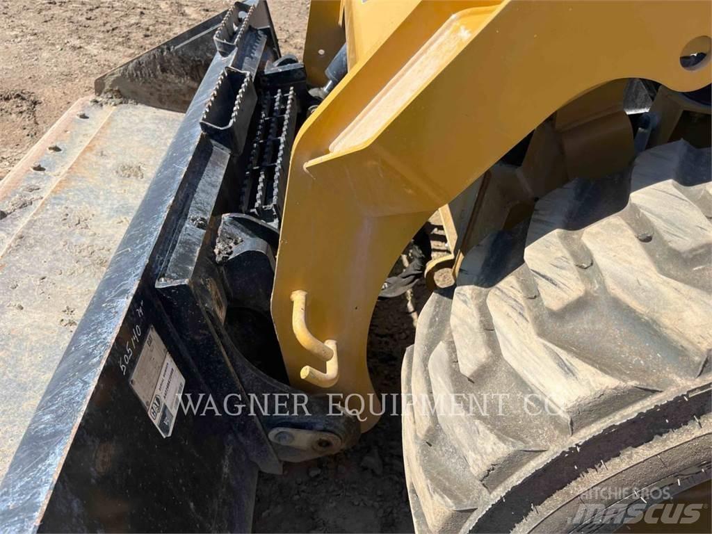 CAT 236D3 Ładowarki burtowe