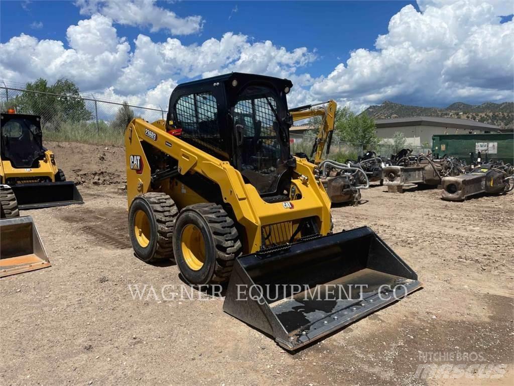 CAT 236D3 Ładowarki burtowe