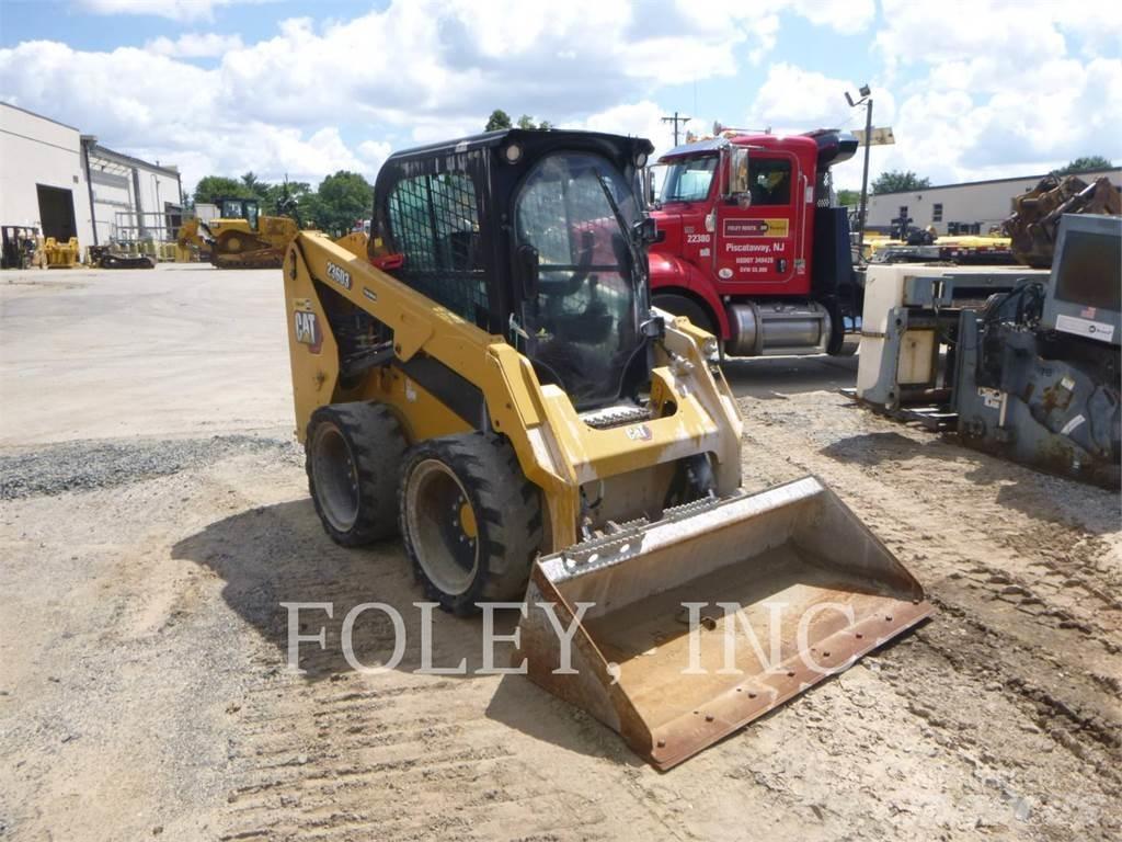 CAT 236D3 Ładowarki burtowe