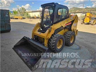 CAT 236D3 Ładowarki burtowe