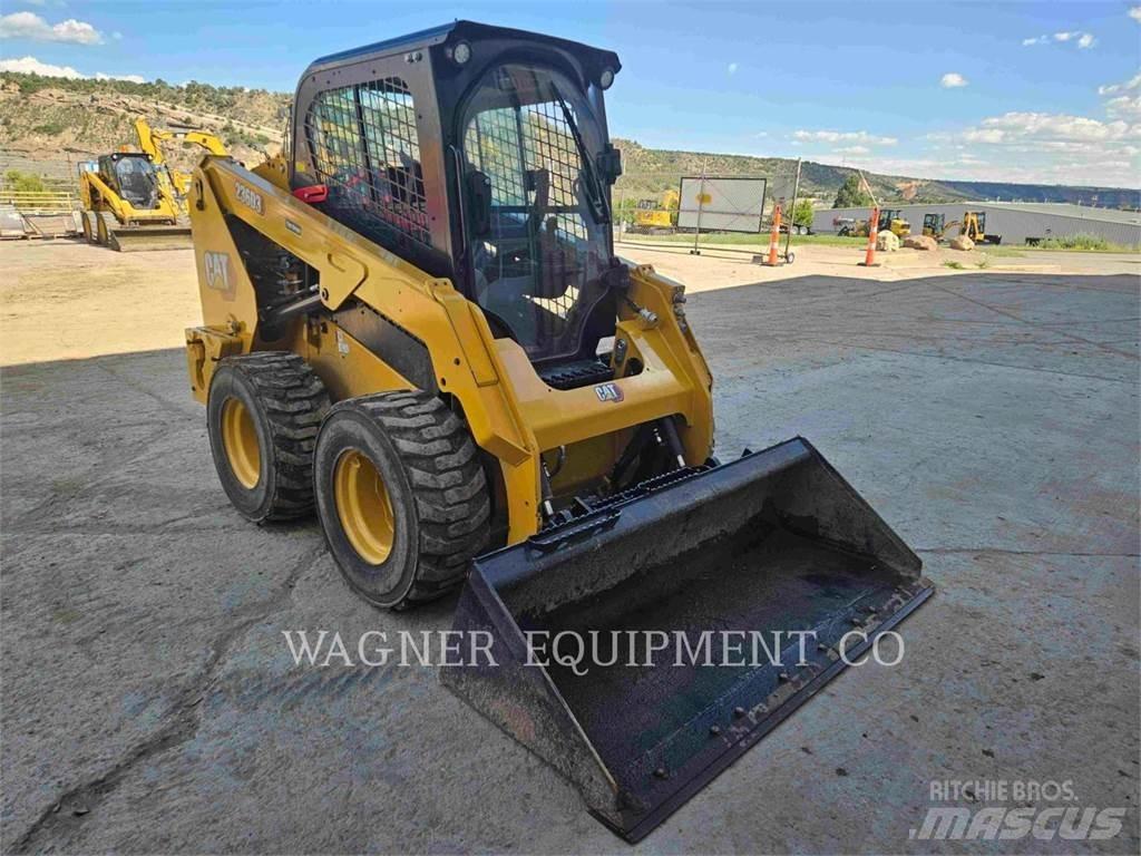 CAT 236D3 Ładowarki burtowe
